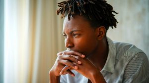 « Je n'aurais jamais cru que l'attachement puisse causer ça » : un lien terrifiant entre lien affectif et comportements sexuels compulsifs se dévoile