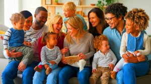 « Je ne m'attendais pas à cela » : avoir des enfants à cet âge bouleverse votre bonheur à l'âge adulte de manière dévastatrice